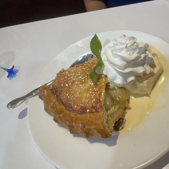 Cafe 50's - Apple pie à la mode - Diners Near Me - Los Angeles, California Cafe 50's - Apple pie à la mode - Diners Near Me - Los Angeles, California