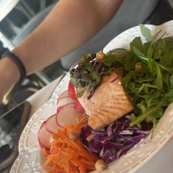 Glimmer Cafe - asian salmon bowl - Cafes Near Me - Delray Beach, Florida