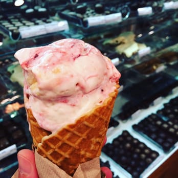 Kilwins Ice Cream - Chocolate - Fudge - Double berry pie ice cream cone. - Ice Cream & Frozen Yogurt Near Me - Charleston, South Carolina Kilwins Ice Cream - Chocolate - Fudge - Double berry pie ice cream cone. - Ice Cream & Frozen Yogurt Near Me - Charleston, South Carolina