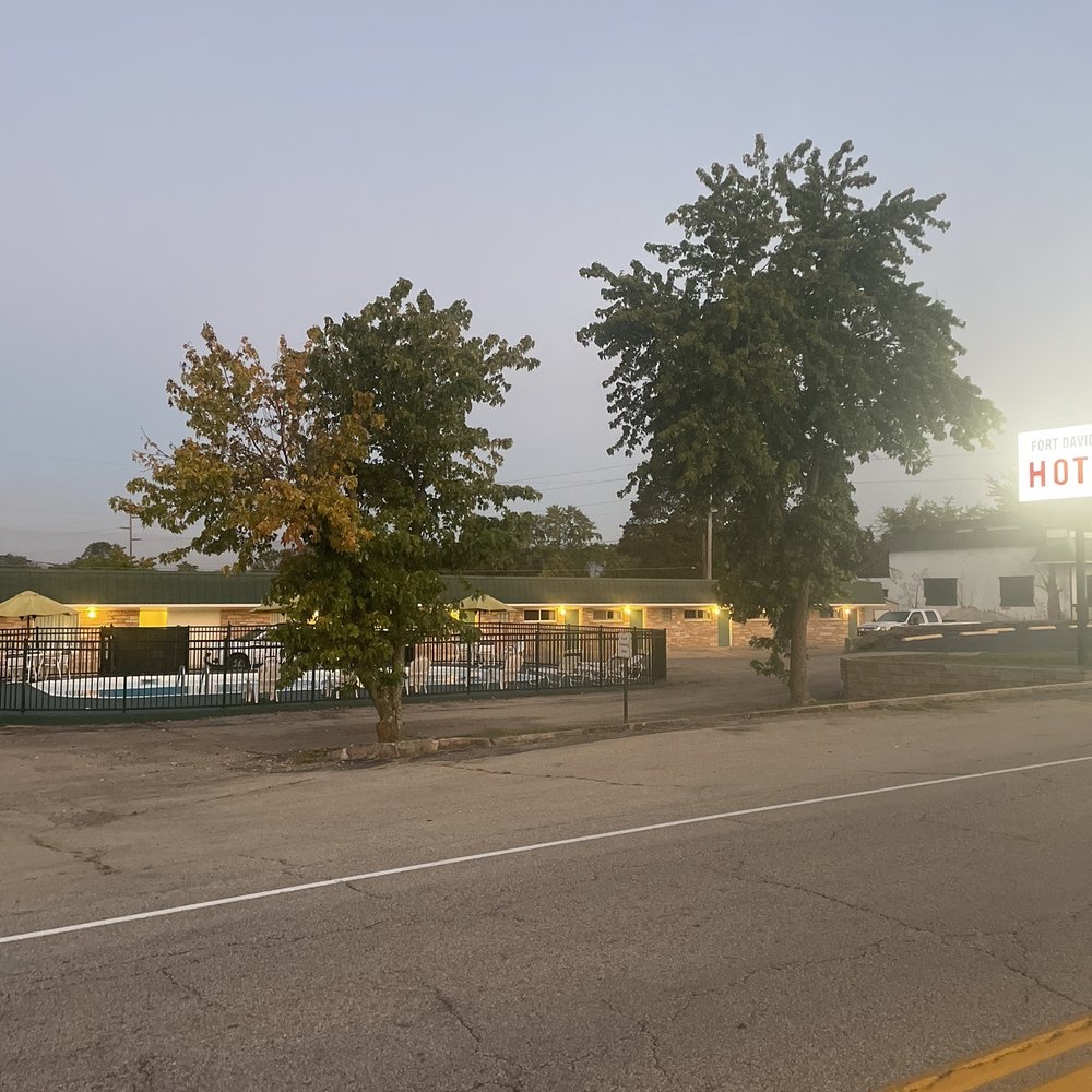 Fort Davidson Hotel - Front of motel - Hotels Near Me - Pilot Knob, Missouri