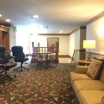 The Charter - Lower lobby sitting area and computers - Hotels Near Me - Beaver Creek, Colorado