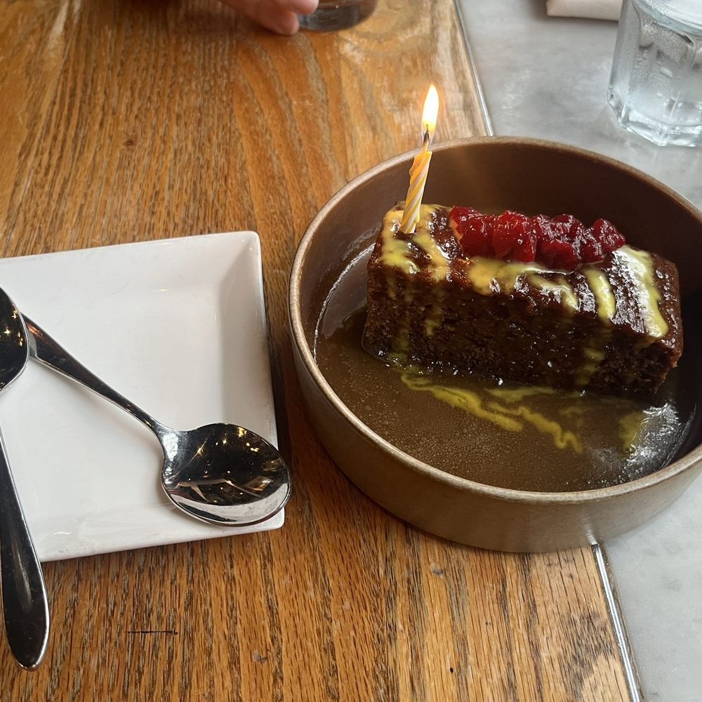 Pearl Diver - Sticky toffee pudding dessert was a treat for our anniversary - Seafood Near Me - Toronto, Ontario Pearl Diver - Sticky toffee pudding dessert was a treat for our anniversary - Seafood Near Me - Toronto, Ontario