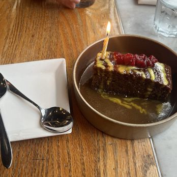 Pearl Diver - Sticky toffee pudding dessert was a treat for our anniversary - Seafood Near Me - Toronto, Ontario Pearl Diver - Sticky toffee pudding dessert was a treat for our anniversary - Seafood Near Me - Toronto, Ontario