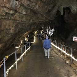Cherokee Caverns - Entrance path