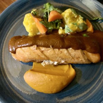 Los Danzantes - Oaxaca cheese stuffed chicken breast with sweet potato purée and mixed vegetables - Mexican Near Me - Oaxaca, OAX Los Danzantes - Oaxaca cheese stuffed chicken breast with sweet potato purée and mixed vegetables - Mexican Near Me - Oaxaca, OAX