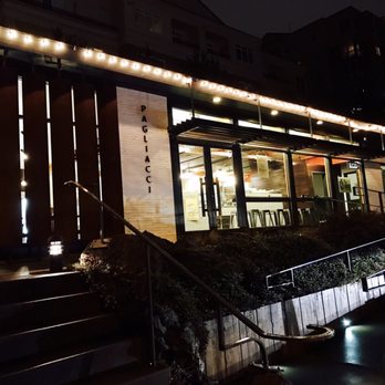 Pagliacci Pizza - Nice look outside - Pizza Near Me - Bellevue, Washington