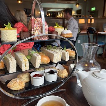 Browns - Covent Garden - Wine Bars Near Me - London, XGL Browns - Covent Garden - Wine Bars Near Me - London, XGL