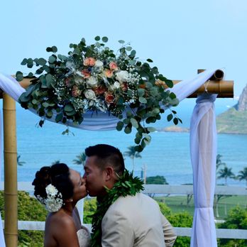 J'Adore Floral Designs - Hair floral, Groom's Lei, and Arch decorations. - Floral Designers Near Me - Honolulu, Hawaii