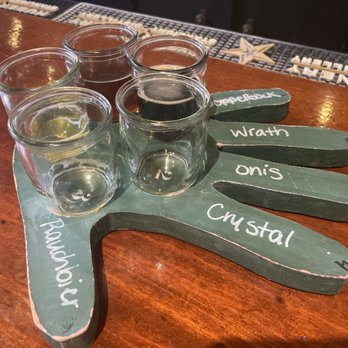 5 Arch Brewing - Enroute on the flight. - Pizza Near Me - Centerville, Indiana
