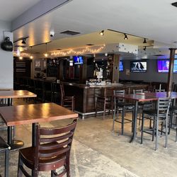Coach’s Bar & Grill