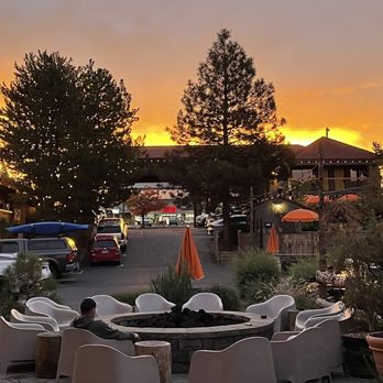 Campfire Hotel - Hotels Near Me - Bend, Oregon Campfire Hotel - Hotels Near Me - Bend, Oregon