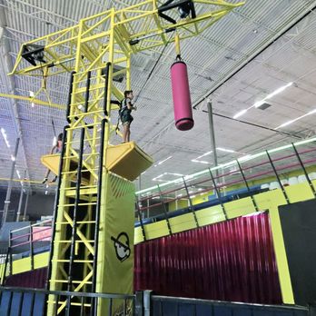 Urban Air Adventure Park - Climbing wall - Trampoline Parks Near Me - Gilbert, Arizona