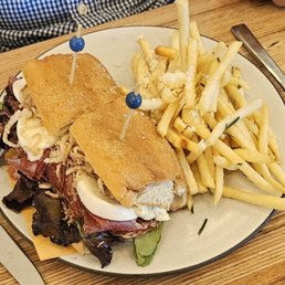 Sandwich & fries Sandwich & fries