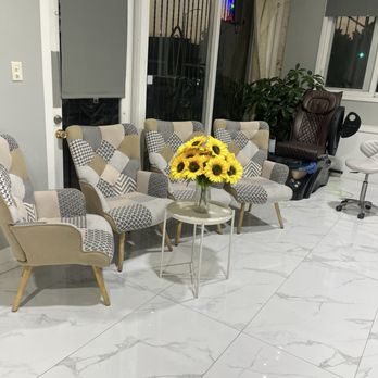 Vertigo Nail Lounge - Nail Technicians Near Me - Los Angeles, California