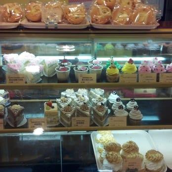 Diamond Bakery - They have sell sliced cakes, cupcakes, cream puffs, & Chinese sponge cakes too! - Bakeries Near Me - Las Vegas, Nevada