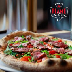 Flame'n Co. - Pizza Meat Steak con tagliata di manzo uruguaiano alla brace, taglio colita de cuadril, rucola, pomodorini e mozzarella fior di latte
