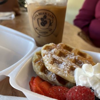 Java Bean Cafe - Croffle, Fresh Whipped Cream & Berries - Cafes Near Me - Claymont, Delaware