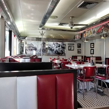 Broad Street Diner - Cool retro decor - Diners Near Me - Keyport, New Jersey