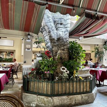 Raffi's Place - Interior Courtyard-outdoor but covered dining - Middle Eastern Near Me - Glendale, California Raffi's Place - Interior Courtyard-outdoor but covered dining - Middle Eastern Near Me - Glendale, California