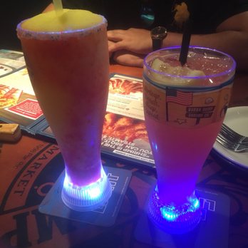 Bubba Gump Shrimp - Strawberry mango slush and watermelon lemondae - Seafood Near Me - Orlando, Florida