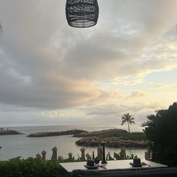 Manalo Lounge - New American Near Me - Kapolei, Hawaii