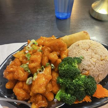 Pad Thai On Beverly - Orange Chicken Combo - Thai Near Me - Los Angeles, California Pad Thai On Beverly - Orange Chicken Combo - Thai Near Me - Los Angeles, California