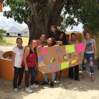 Walgreens - a group of people holding a sign - Cosmetics & Beauty Supply Near Me - Vega Baja, Puerto Rico Walgreens - a group of people holding a sign - Cosmetics & Beauty Supply Near Me - Vega Baja, Puerto Rico