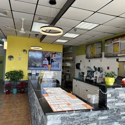 A1 Juice.Boba - Cute interior with ample seating