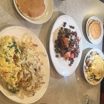Toast & Jam - Chicken Omelet-Steak Skillet-Very Berry FRCH Toast - Breakfast & Brunch Near Me - Schererville, Indiana