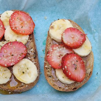 Da Green Coffee Bar - Da Ebs.  Sourdough toast, almond butter, strawberry, banana and hemp seeds. - Coffee & Tea Near Me - Kihei, Hawaii