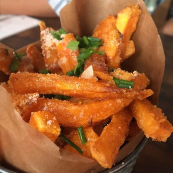 Le Chic Shack - Small signature sweet potato fries - Burgers Near Me - Quebec City, Quebec