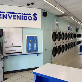 Super Lavanderia - a row of washers and machines - Laundromat Near Me - Los Angeles, California Super Lavanderia - a row of washers and machines - Laundromat Near Me - Los Angeles, California