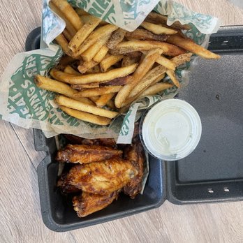 Wingstop - 8 piece wing - Chicken Wings Near Me - Jacksonville, Florida Wingstop - 8 piece wing - Chicken Wings Near Me - Jacksonville, Florida