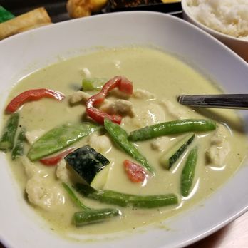 Noom Thai Bistro - green curry chicken, medium with zucchini, snow peas, green beans, peppers and jasmine rice. - Thai Near Me - Jacksonville, Florida