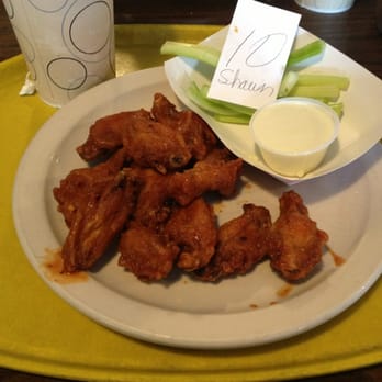 Varsity Pizza - Shawn, your wings are ready...Shawn! - Pizza Near Me - Syracuse, New York
