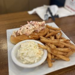 PJ Lobster House - Cold Lobster Roll