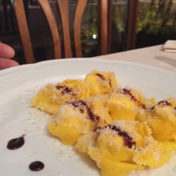 Enoteca Della Valpolicella - Tortelli di ricotta con salsa d'uva