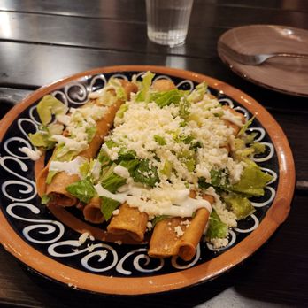 Amor y Tequila - Flautas - Mexican Near Me - Chicago, Illinois