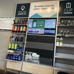 Great Clips - Online check-in list with current wait time.