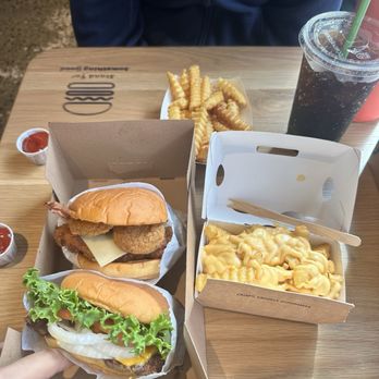Shake Shack Folsom - Shack burger, Carolina BBQ chicken with fried pickles, regular fries and cheese fries - Fast Food Near Me - Folsom, California Shake Shack Folsom - Shack burger, Carolina BBQ chicken with fried pickles, regular fries and cheese fries - Fast Food Near Me - Folsom, California