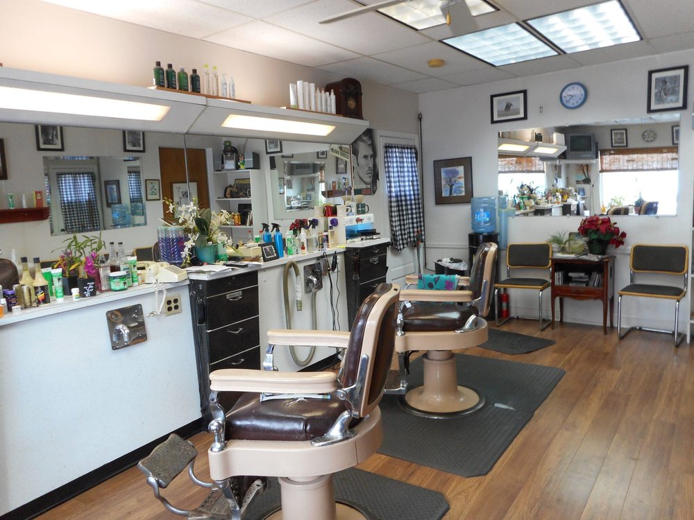 SAL’S BARBER SHOP & HAIR STYLING Updated September 2024 500 North