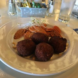 Corn fritters with sliced grilled carrots, amazing! Corn fritters with sliced grilled carrots, amazing!
