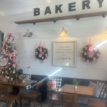 Bella Bakery - Inside - Coffee & Tea Near Me - Kingsburg, California