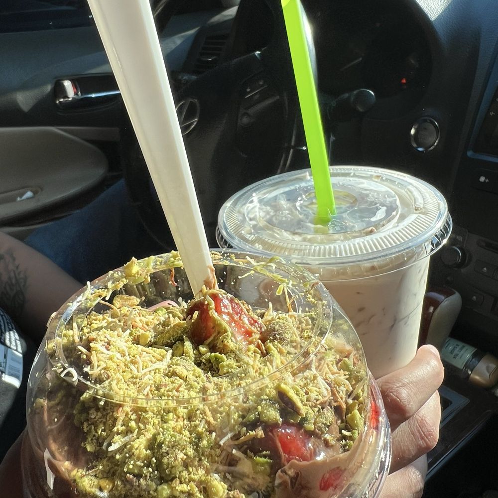 La Perla Michoacana - dubai chocolate strawberries, agua de nuez - Ice Cream & Frozen Yogurt Near Me - San Bernardino, California La Perla Michoacana - dubai chocolate strawberries, agua de nuez - Ice Cream & Frozen Yogurt Near Me - San Bernardino, California