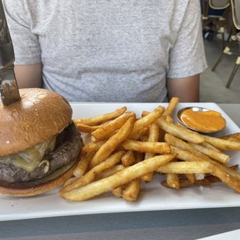 The Garden Table - Burger + Fries - Breakfast & Brunch Near Me - Indianapolis, Indiana