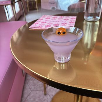 Trixie Motel - Frozen cocktail - Hotels Near Me - Palm Springs, California Trixie Motel - Frozen cocktail - Hotels Near Me - Palm Springs, California