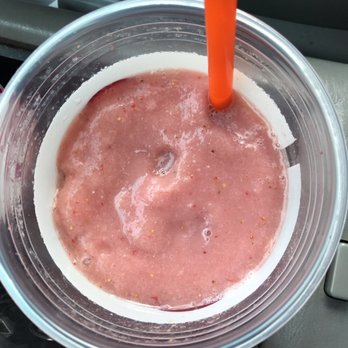 Jamba - Doesn't even look like the correct smoothie. Boo to you - Juice Bars & Smoothies Near Me - Long Beach, California