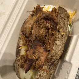 Baked potato w/ pulled pork Baked potato w/ pulled pork