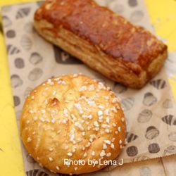 Bread Store - Brioche au Sucré (CHF 2.60) and Taillé au Greubons (CHF 2.60)
