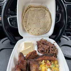 El Sabor Latino Bakery & Catering - (13) tipico platter $14 (instagram: @issa.cheatday)